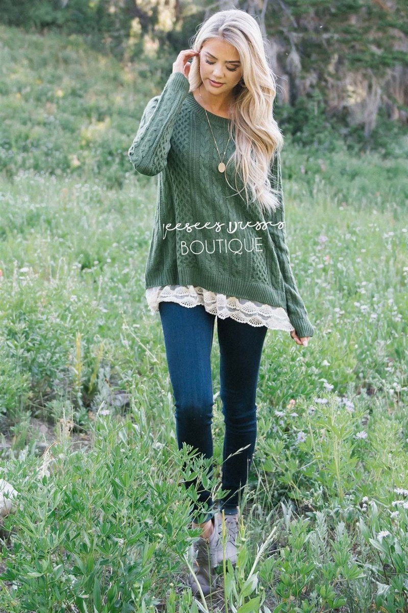 Scallop Lace Hem Cable Knit Sweater