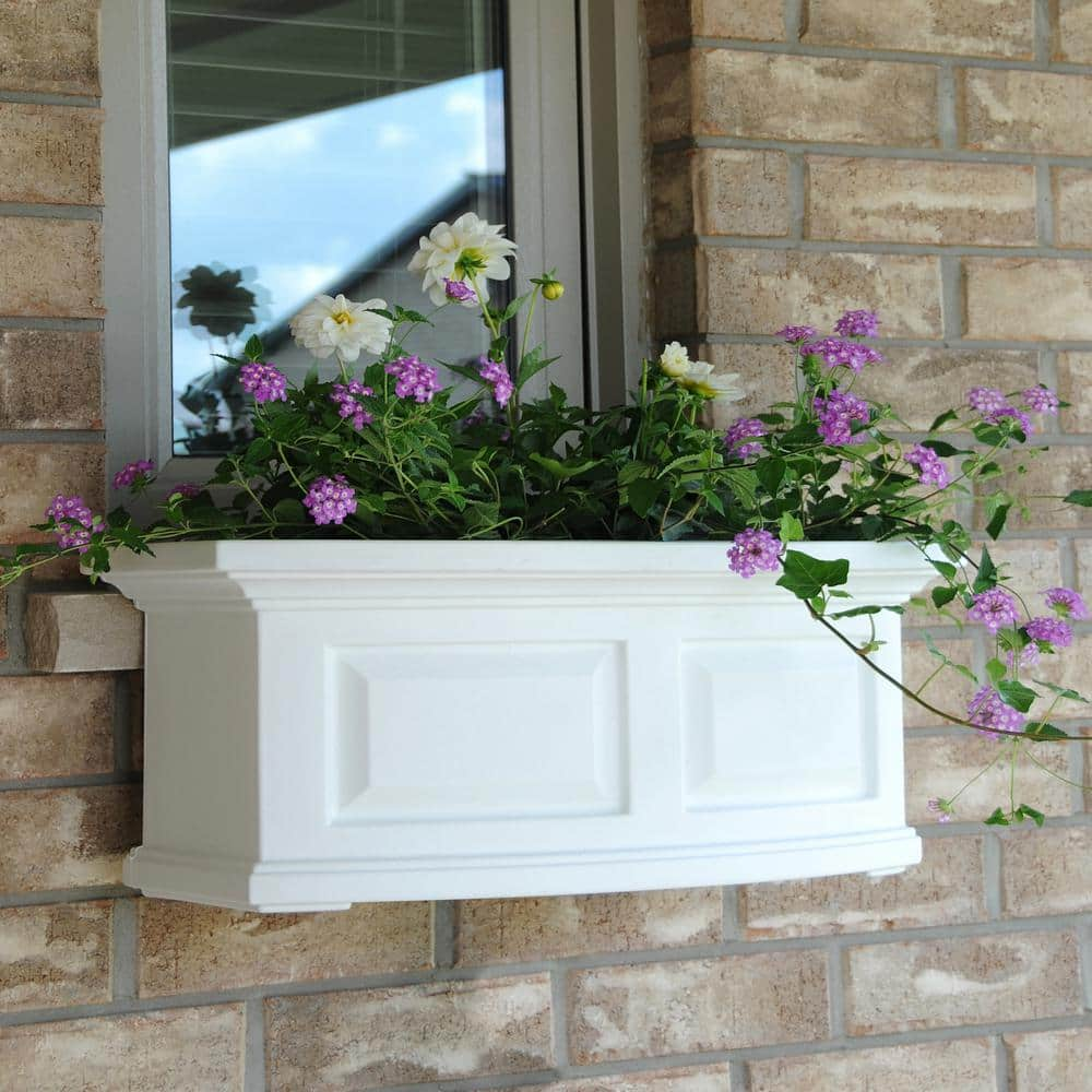 Mayne Nantucket 24 in. x 11.5 in. Self-Watering White Polyethylene Window Box 4829-W