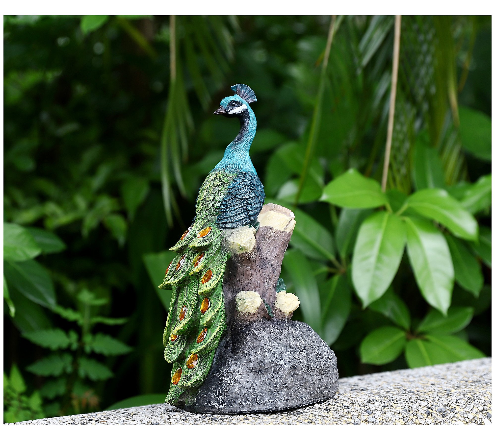 Techko Calm Peacock Statue with Solar Spotlight