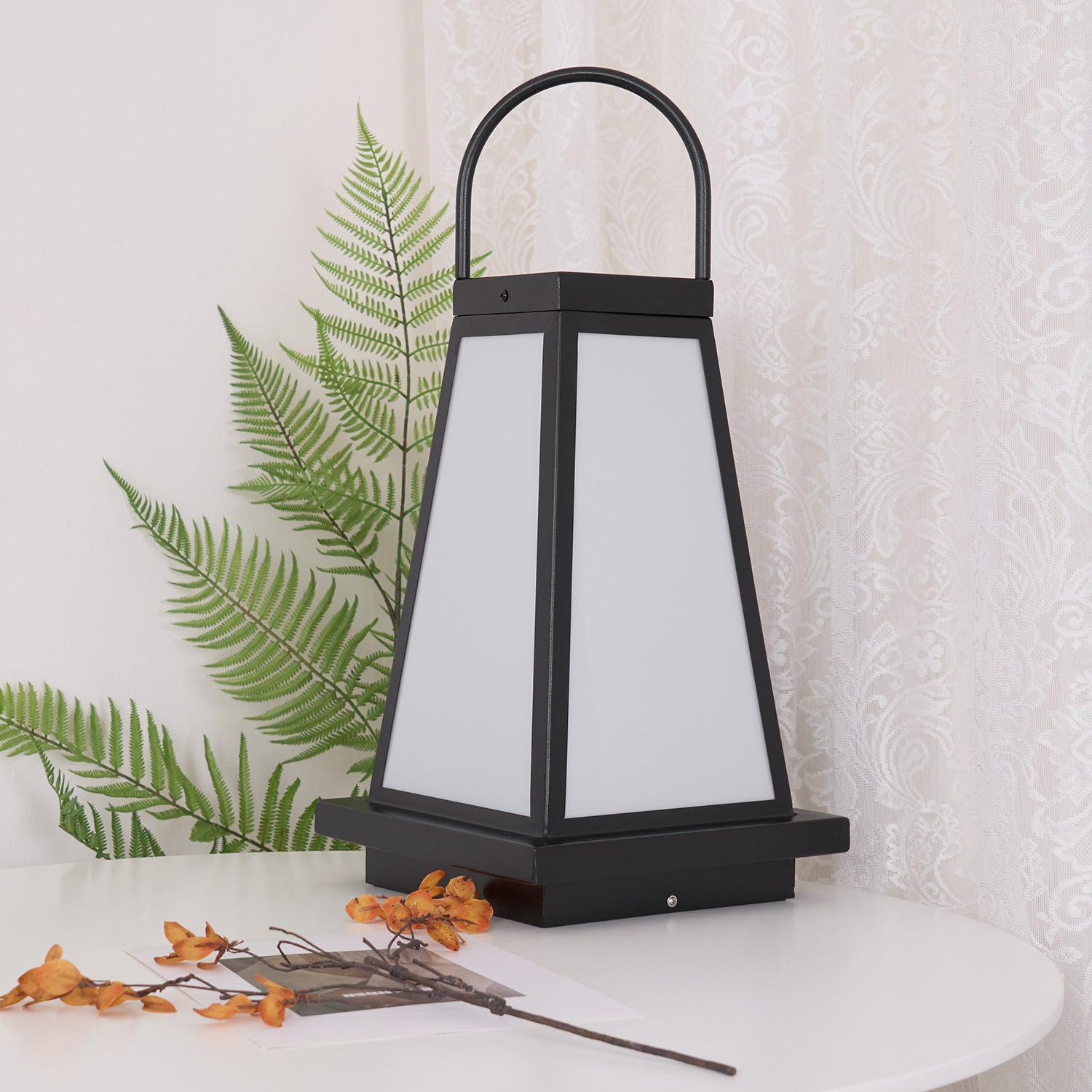 Roam Lantern Solar Outdoor Lamp