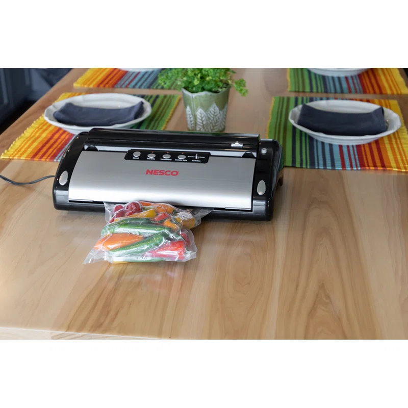 NESCO VS-02 Food Starter Kit with Automatic Shut-Off and Vacuum Sealer Bags， Black 18.25 X 5.25 X 11.5