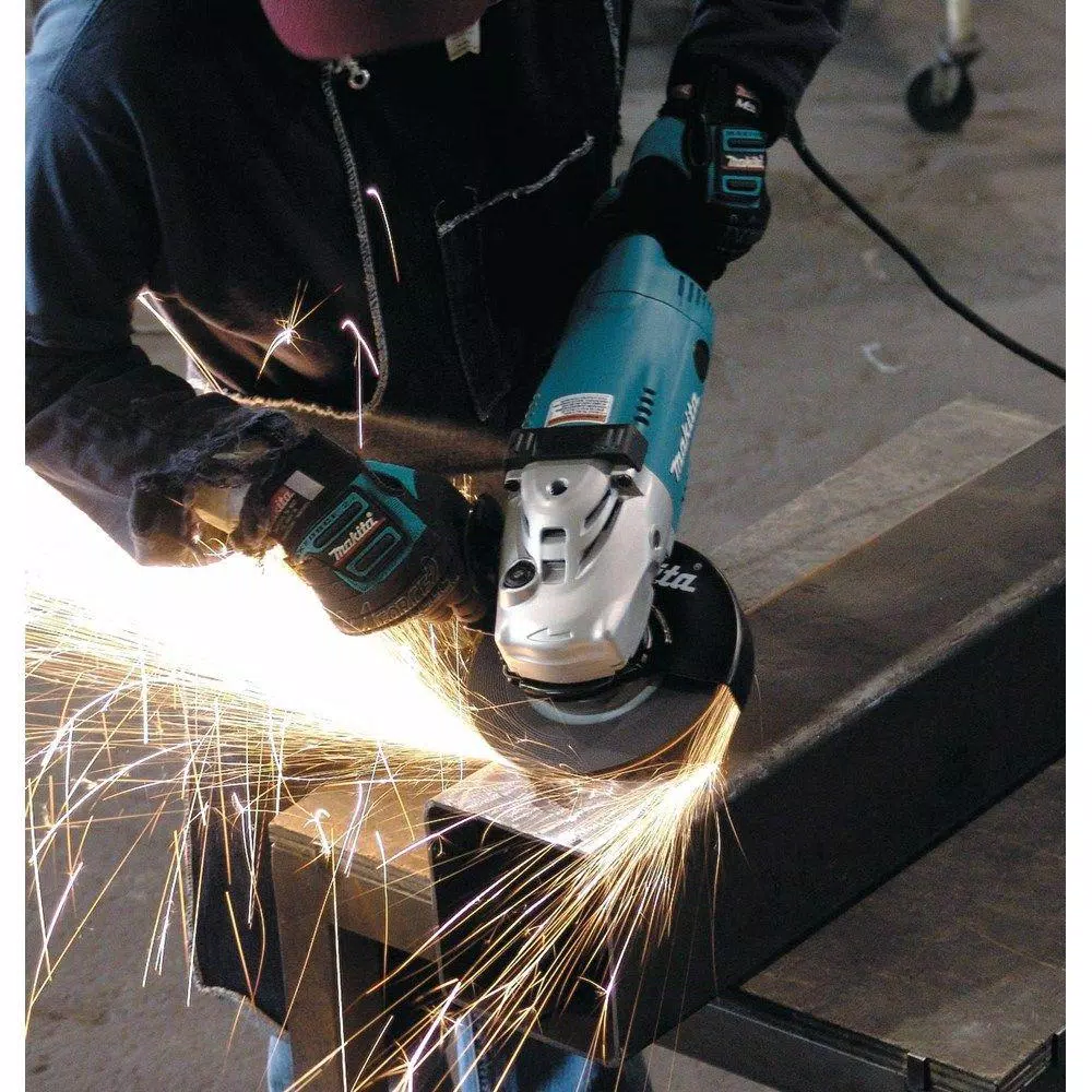 Makita 15 Amp 7 in. Corded Angle Grinder with Grinding wheel， Side handle and Wheel Guard and#8211; XDC Depot