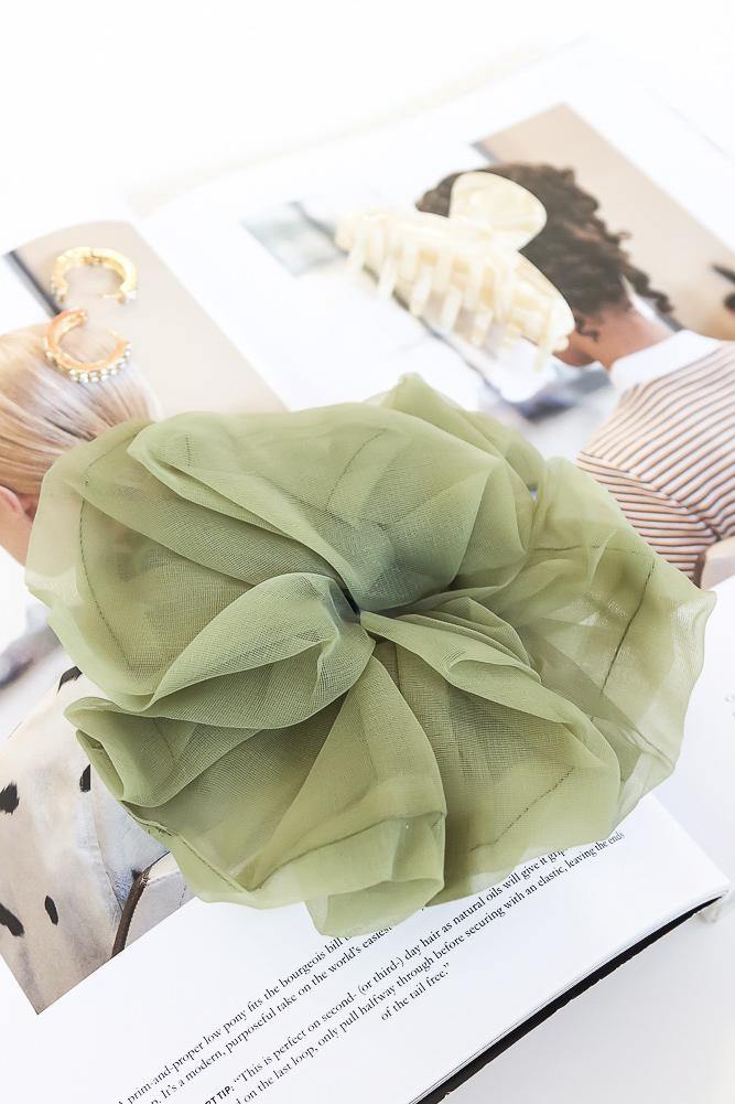 Kissing Spell Scrunchie Khaki