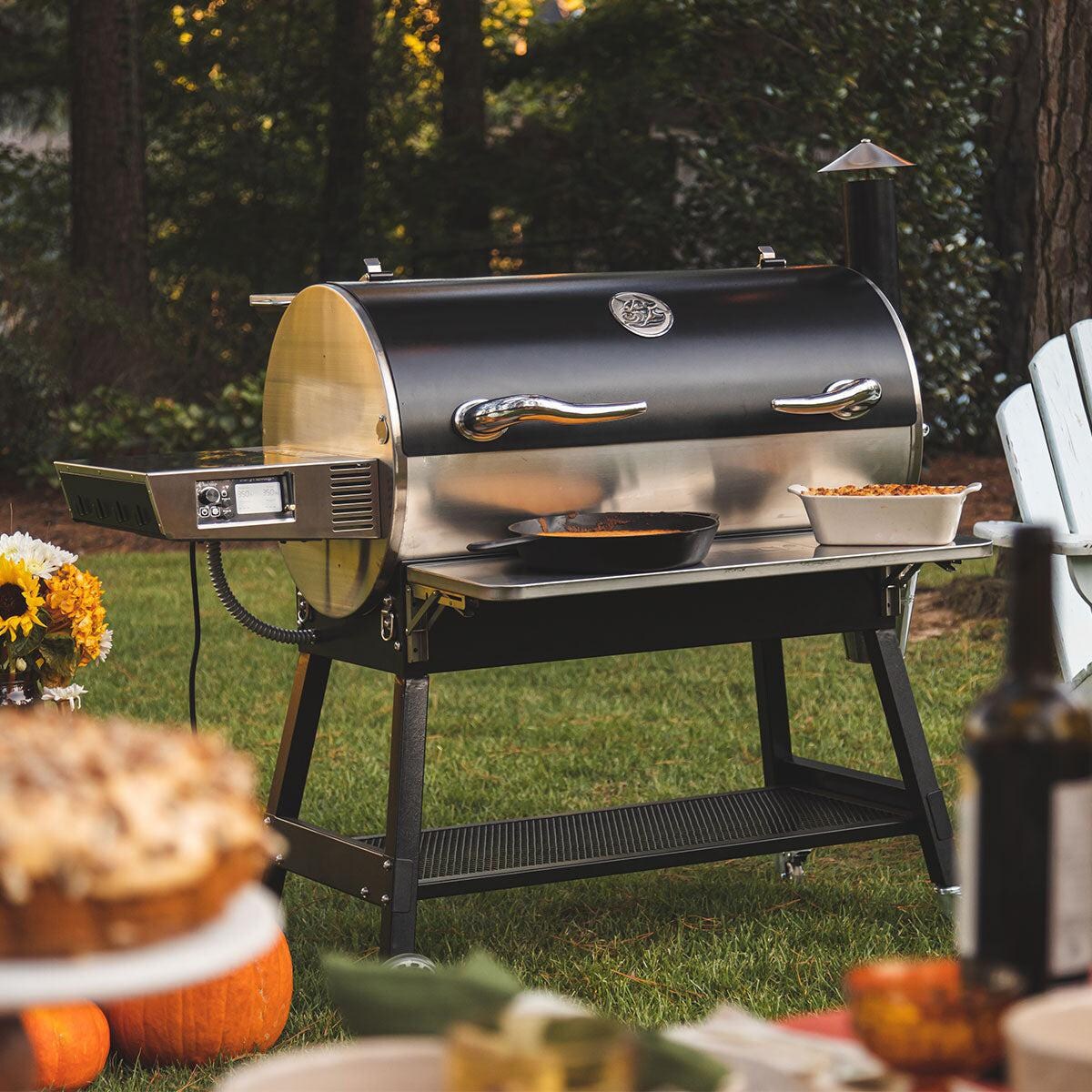 recteq RT-1250 Wood Pellet Grill + Cover Bundle