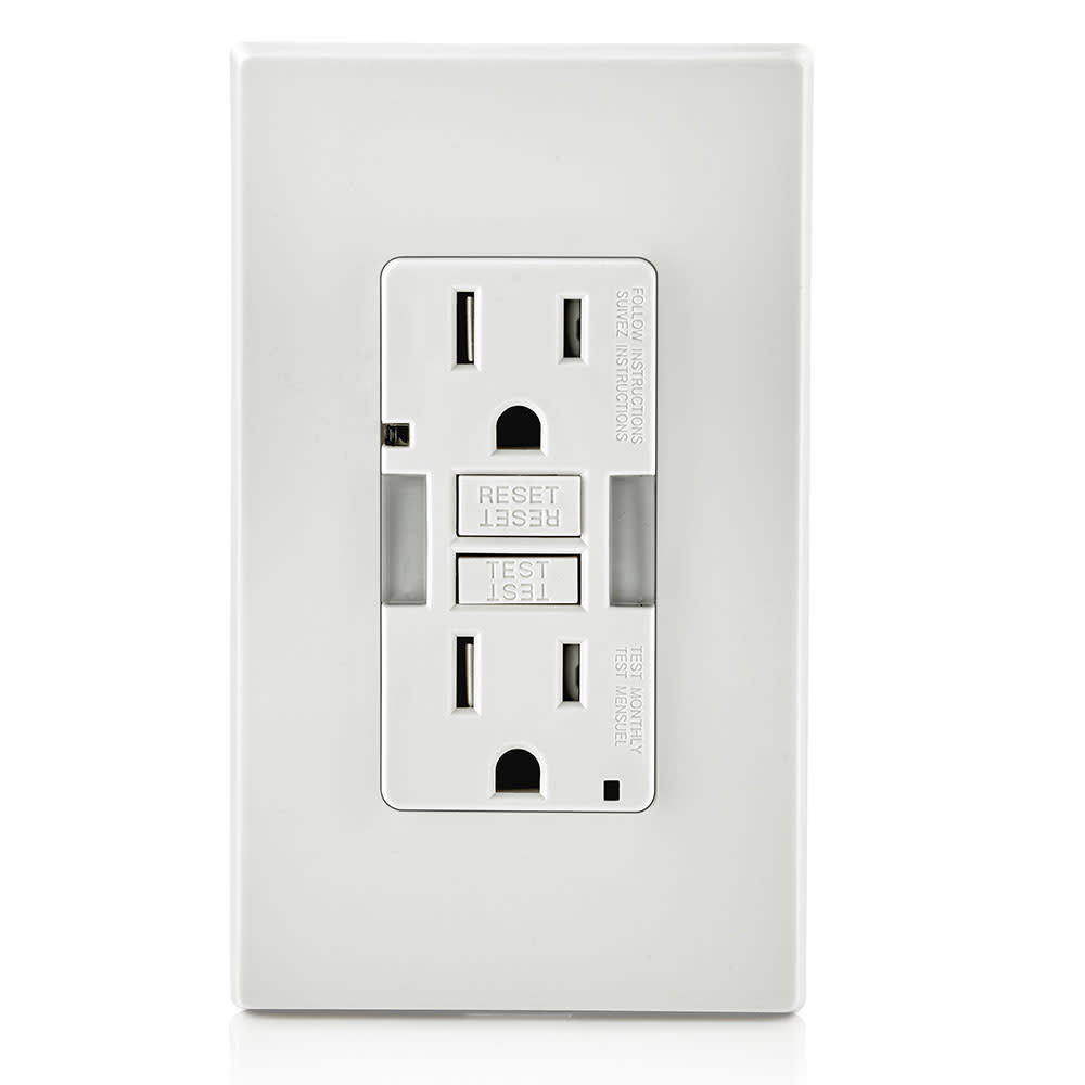 Leviton SmartlockPro GFCI Outlet 15A 125V Duplex White NEMA 5-15R