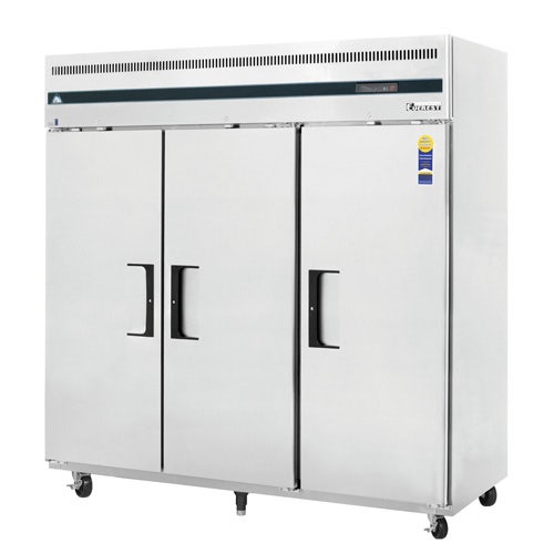 Everest ESF3 Reach-In Freezer， 3 Section， 71 Cu. Ft. Cap.