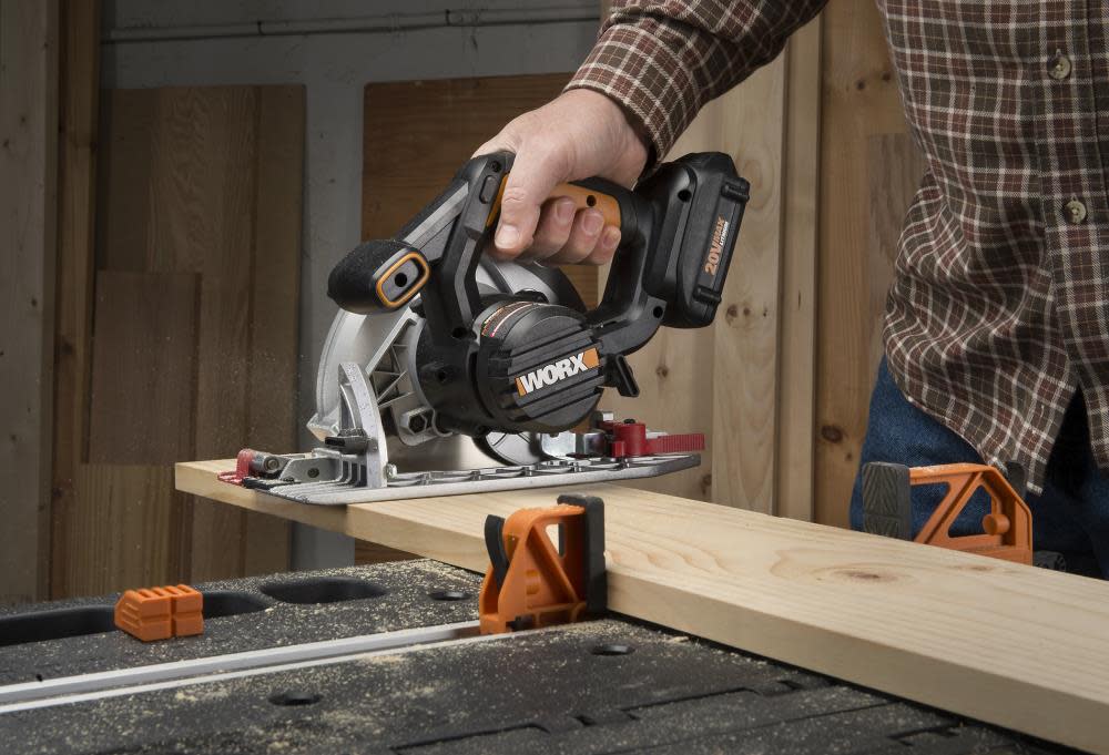 WORX 20v 6-1/2 Circular Saw ExacTrack Kit ;