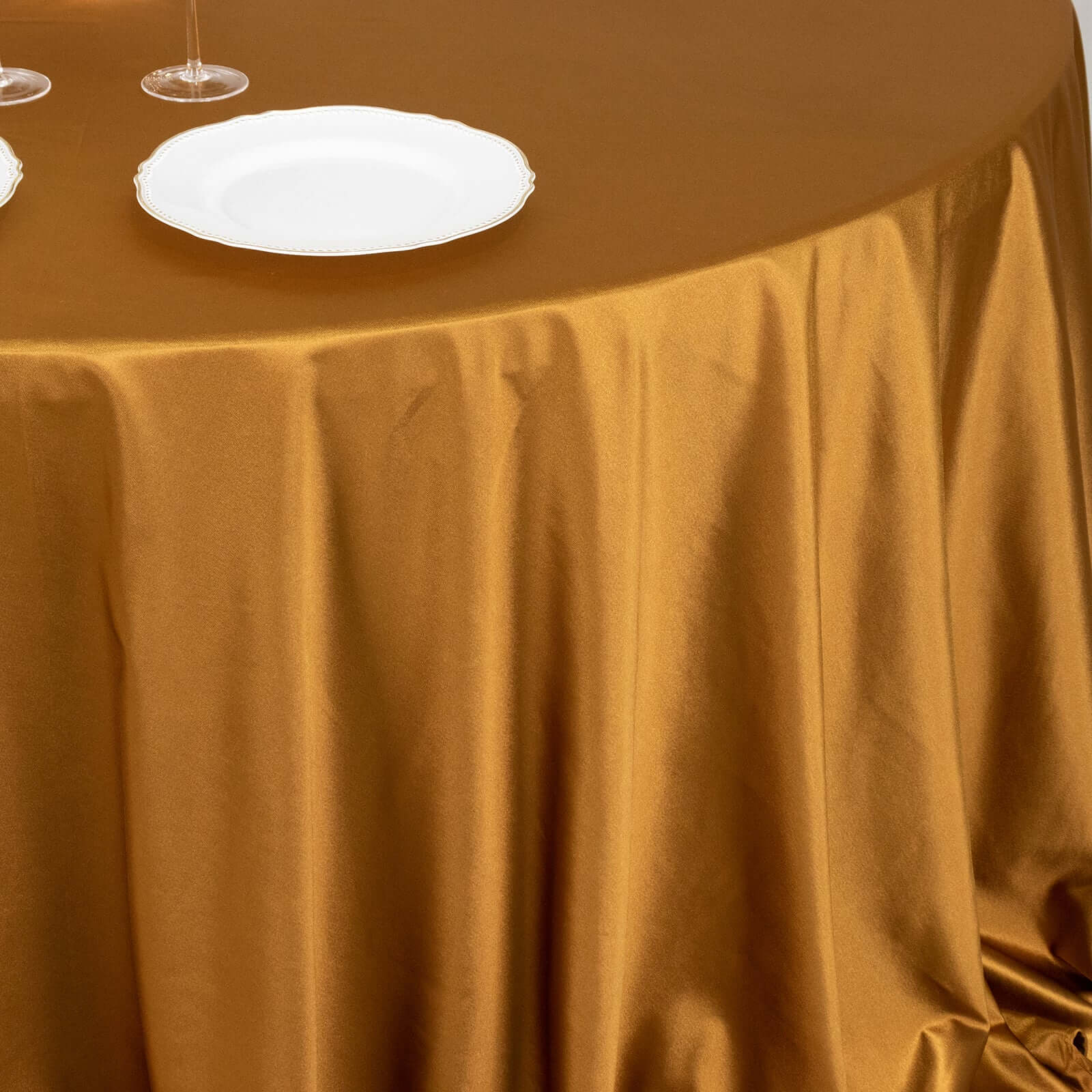 Shimmer Gold Premium Scuba Round Tablecloth, Wrinkle Free Seamless Polyester Tablecloth - 132