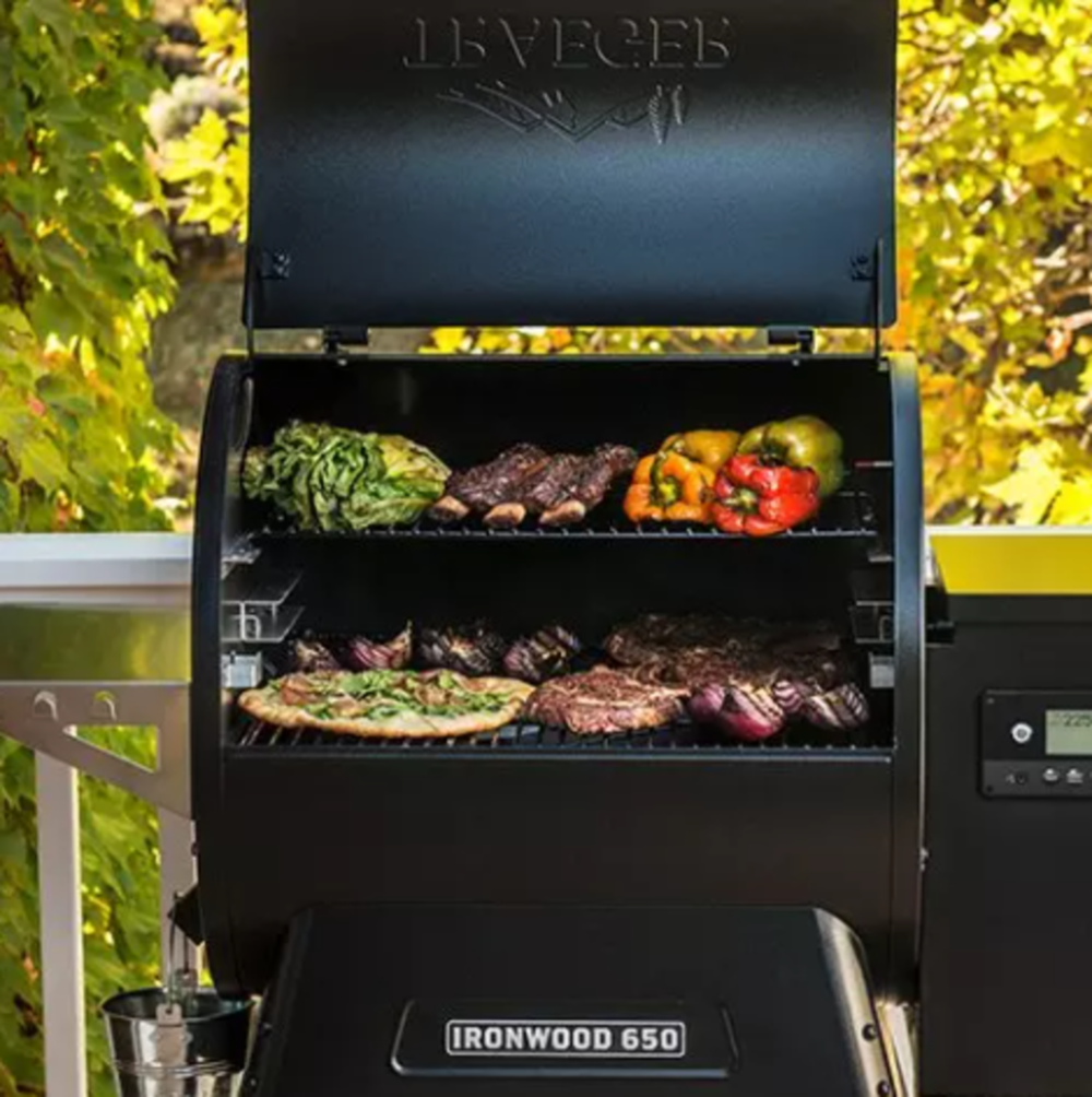 IRONWOOD 650 Wood Pellet Grill with Wi-Fi (WiFIRE) and Digital Controller ;