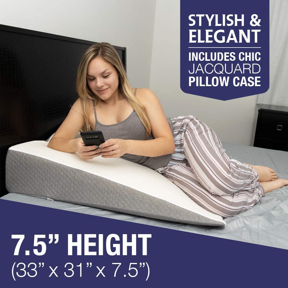 Kӧlbs Extra Wide Bed Wedge Pillow with Memory Foam Top | Stylish Jacquard Cover | Extra Large Wedge Pillow for Sleeping and Acid Reflux， GERD Pillow， (Extra Large 7.5 Height (31 x 33 x 7.5))