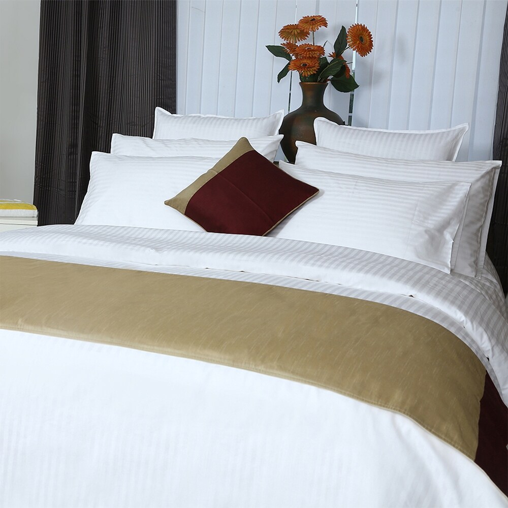 650 TC 100pct Egyptian Cotton Sateen Solid Color Sheet Set