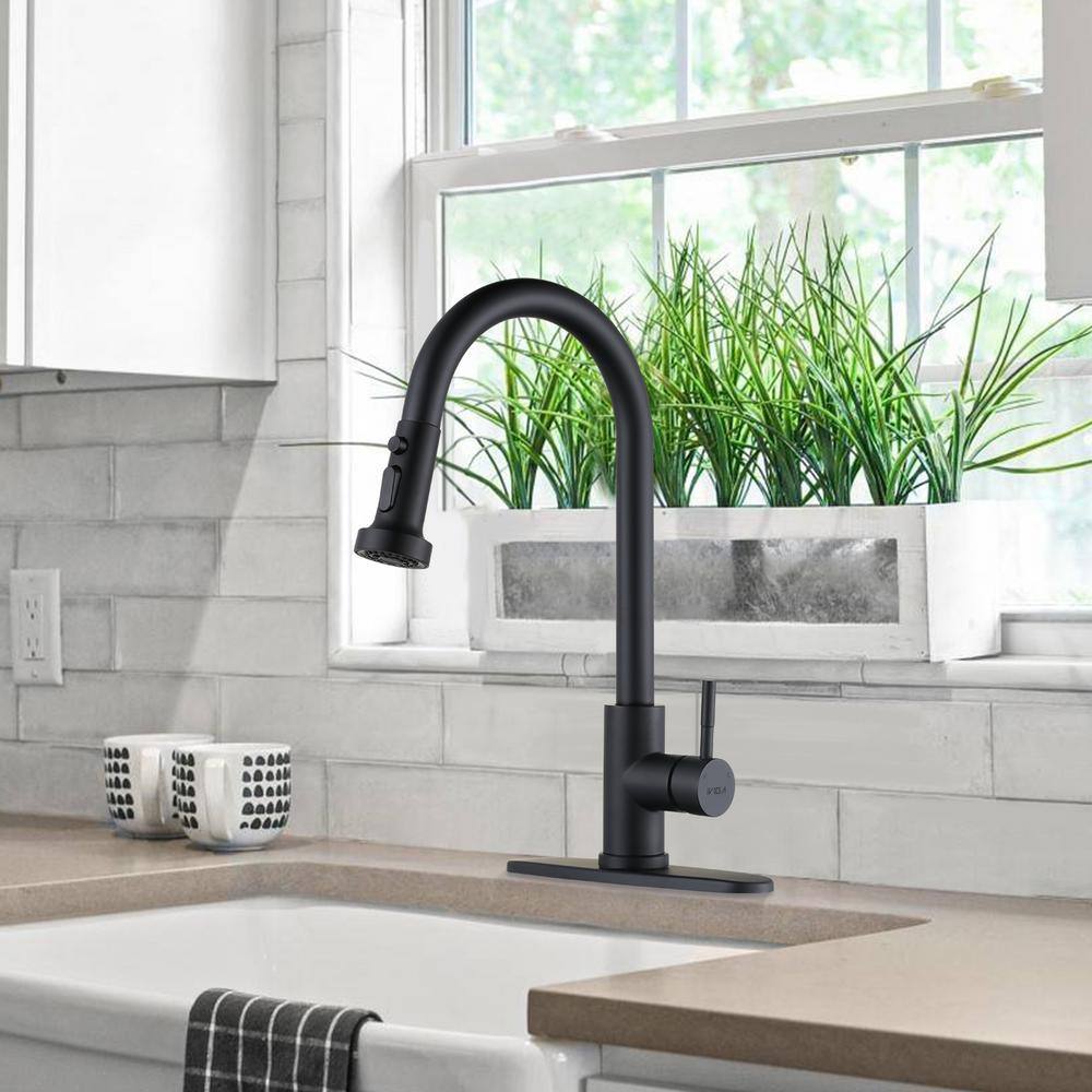 IVIGA Henassor Single Handle Pull-Down Sprayer Kitchen Faucet with Deck Plate in Black VG2312601B