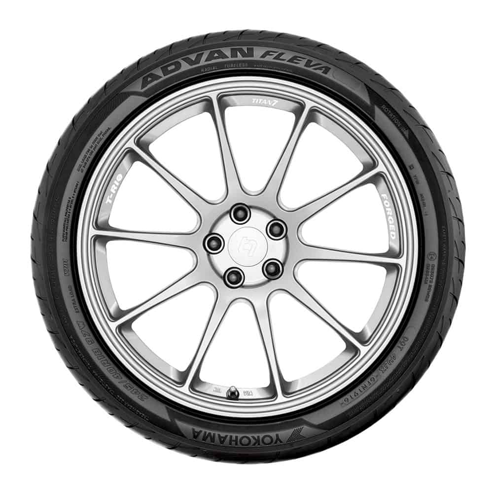 Yokohama Advan Fleva 235/40R17 90W