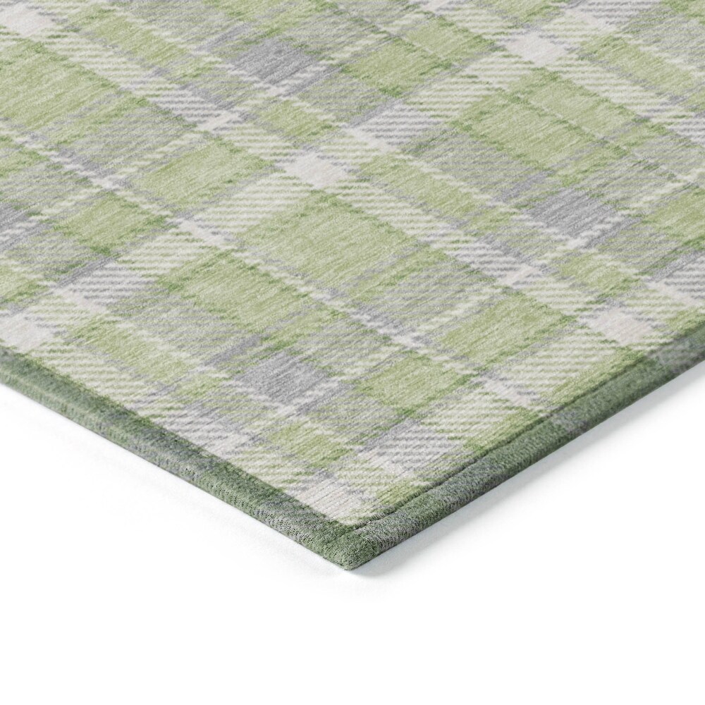 Machine Washable Indoor/ Outdoor Traditional Plaid Chantille Rug