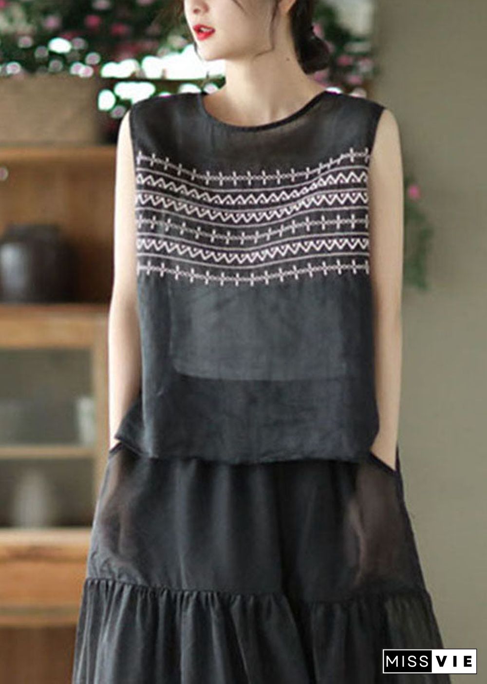 Plus Size Black Embroideried Linen Tank Tops Sleeveless