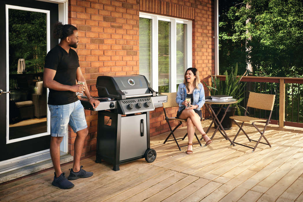 Napoleon FREESTYLE 365 Grill  F365DNGT  Natural Gas