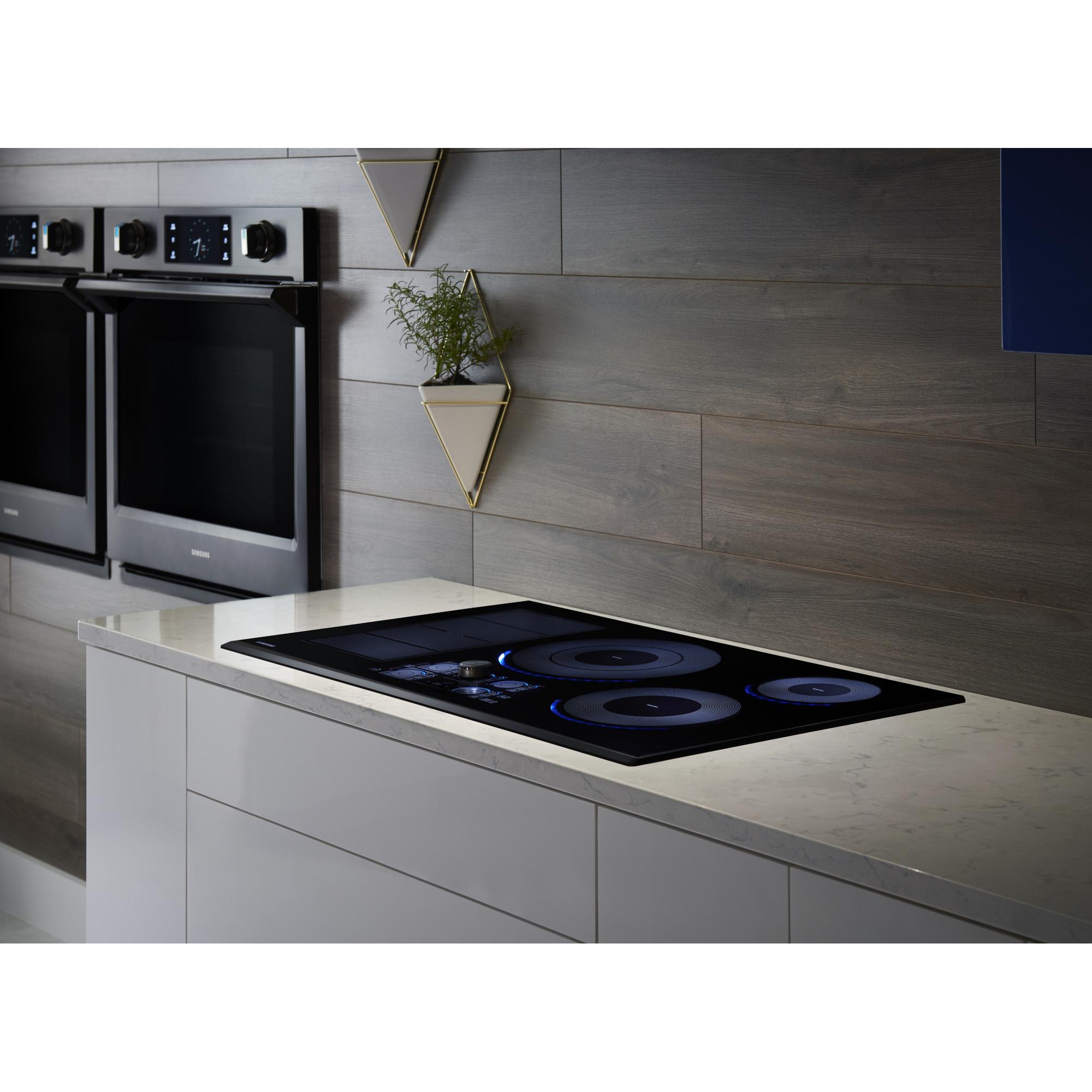  36-inch Built-in Induction Cooktop with Virtual Flame Technology�?NZ36K7880UG/AA