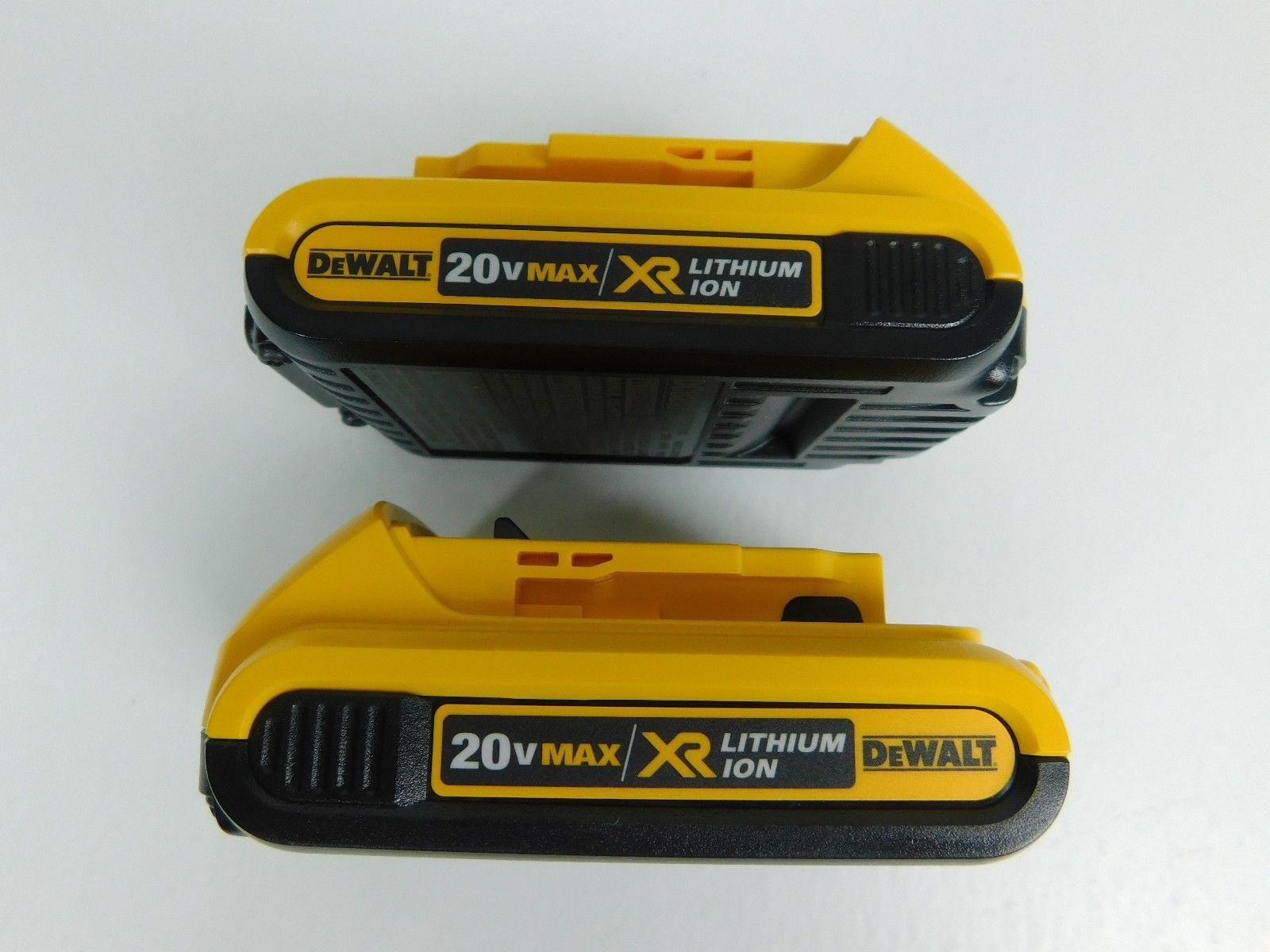 DeWALT Max Lithium-Ion 20V 2Ah Battery DCB203 - Two Pack