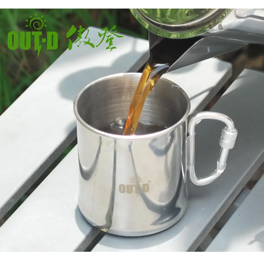 Wholesale Stainless Steel 304 drinking mugs Outdoor Camping climbing cup With foldable self lock carabiner handle