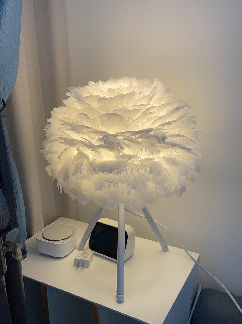 Goose Feather Table Lamp