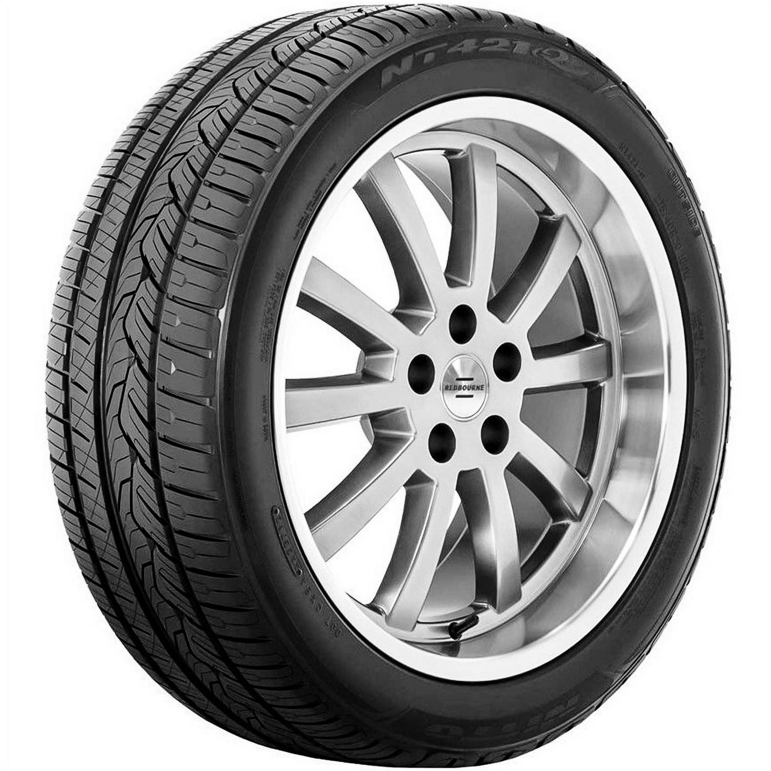 Nitto NT421Q 235/55R19 105 W Tire