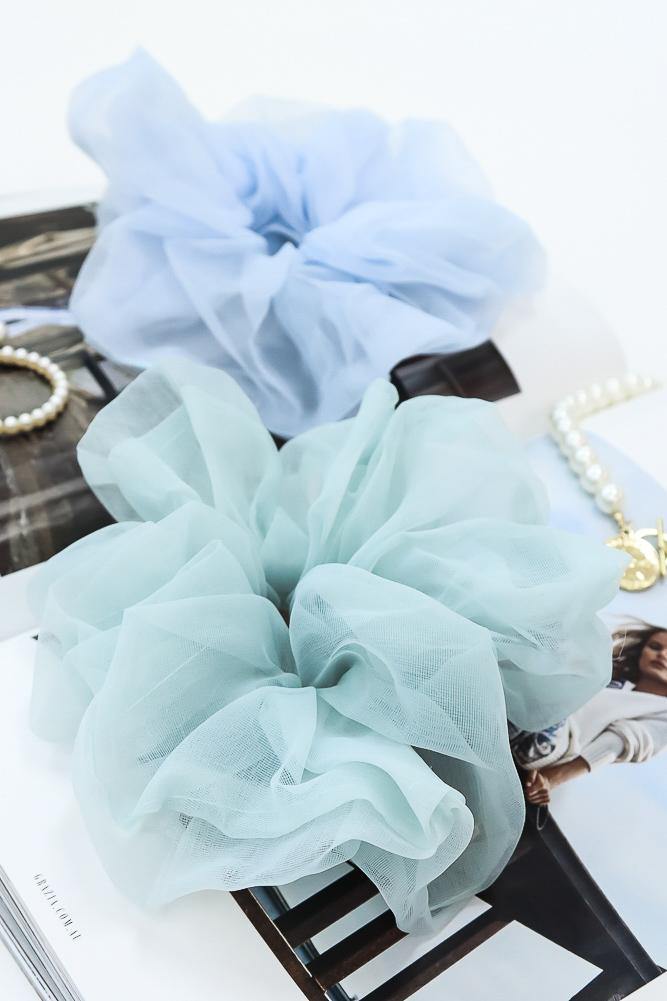 Kissing Spell Scrunchie Mint