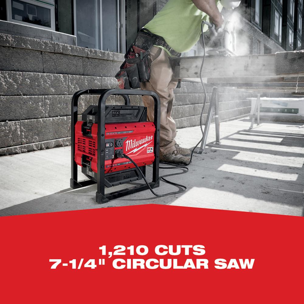 Milwaukee Tool MXF002-2XC Milwaukee M18 CARRY-ON 3，600/1，800 Watt Power Supplies