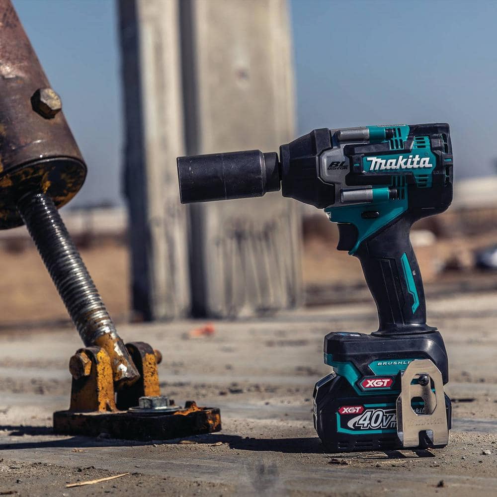 Makita 40V max XGT Brushless Cordless 4-Speed Mid-Torque 1/2 in. Impact Wrench Kit w/Detent Anvil, 2.5Ah GWT08D