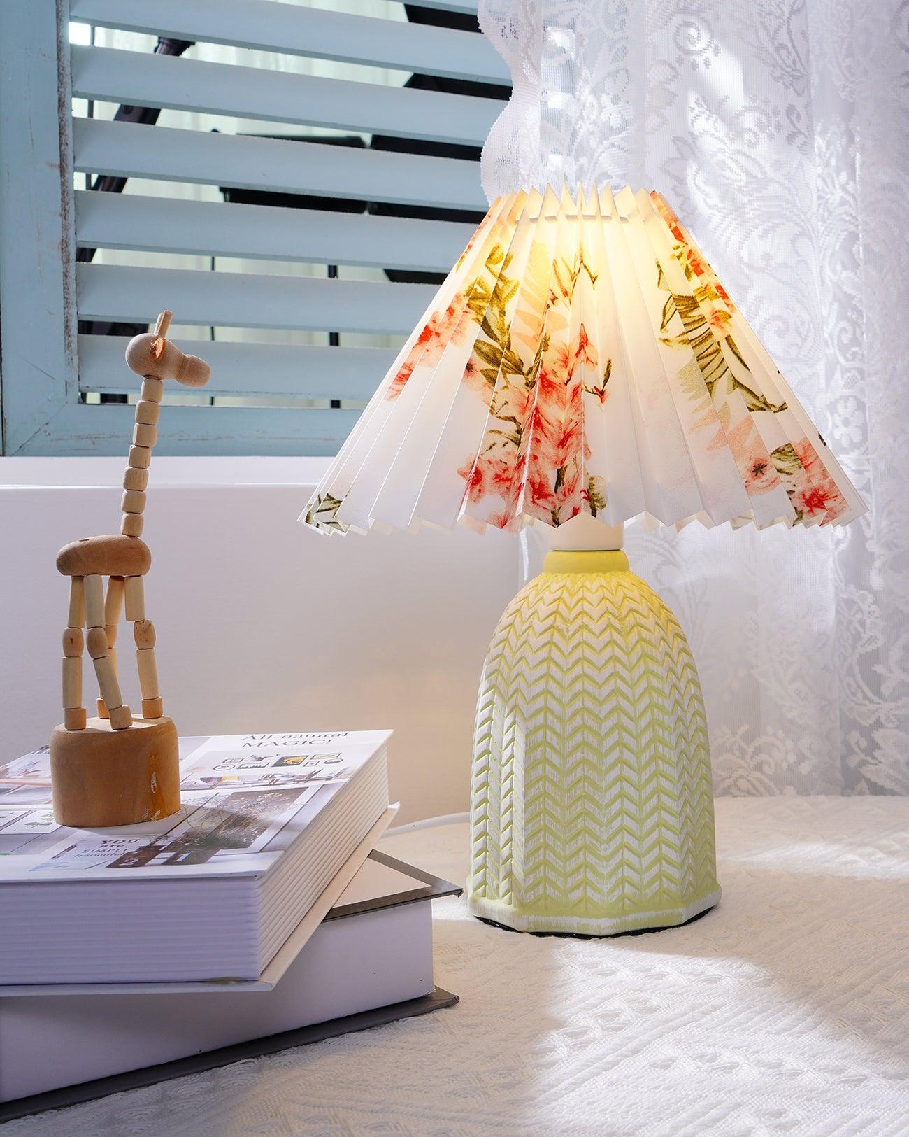 Vintage Pleated Table Lamp