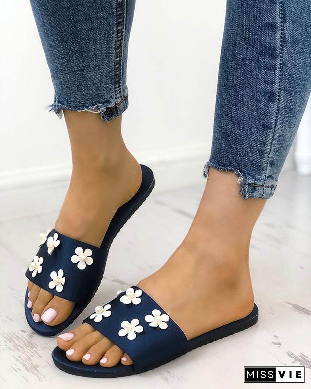 Floral Pattern Beaded Open Toe Slippers