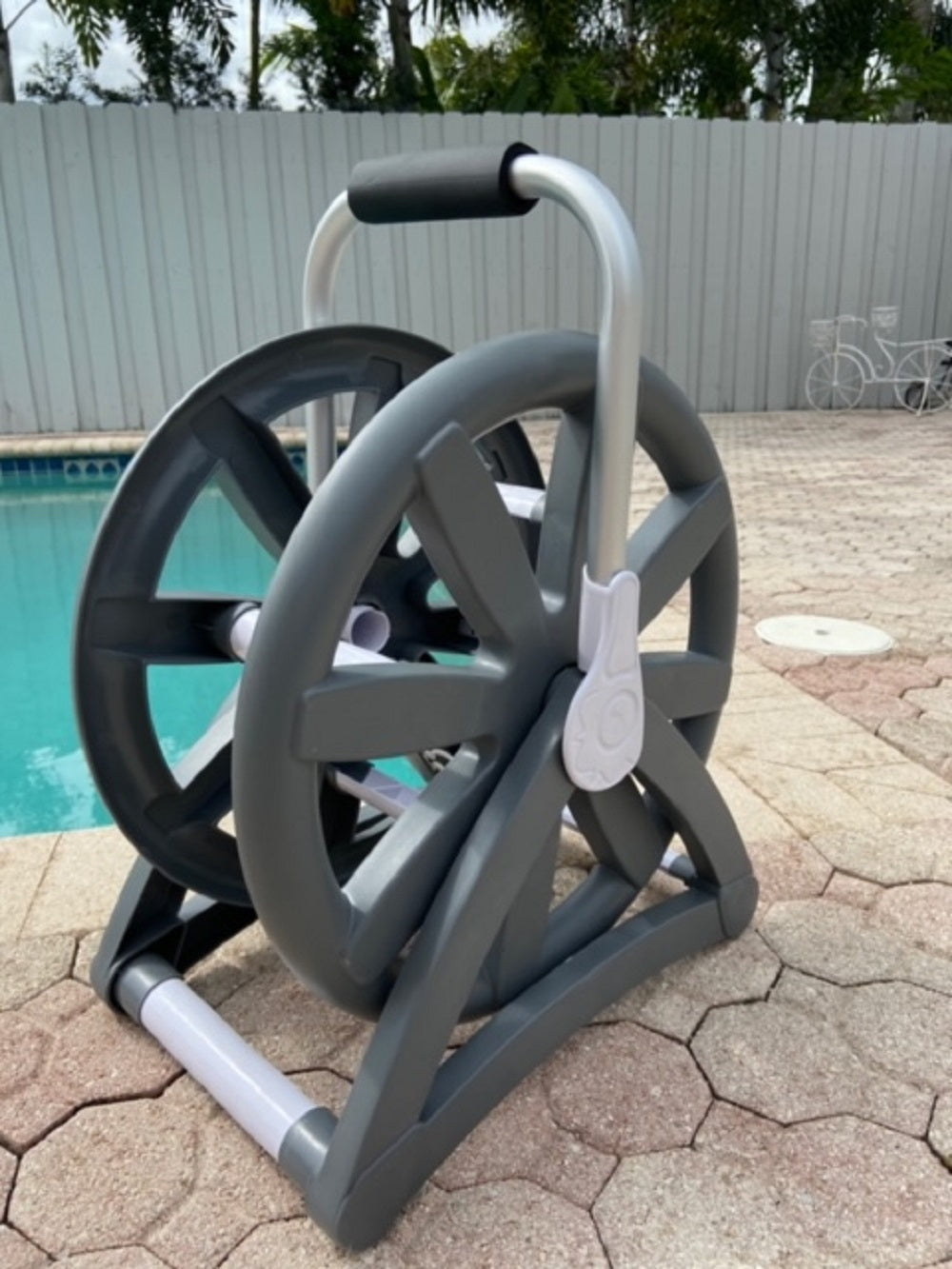 SWIMMING POOL FLEX HOSE REEL WITH HANDLE W/OUT HOSE