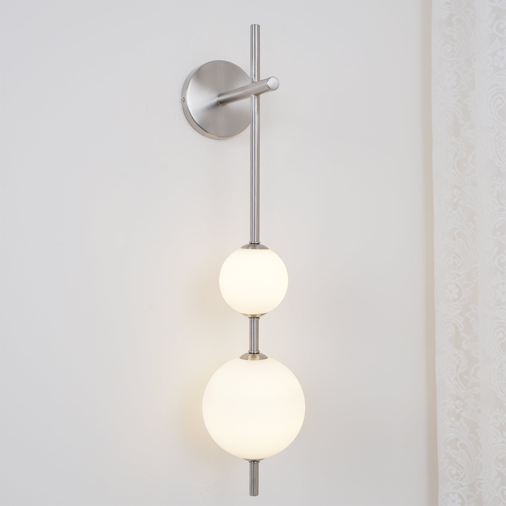 Vertical Globe Plug-in Wall Lamp