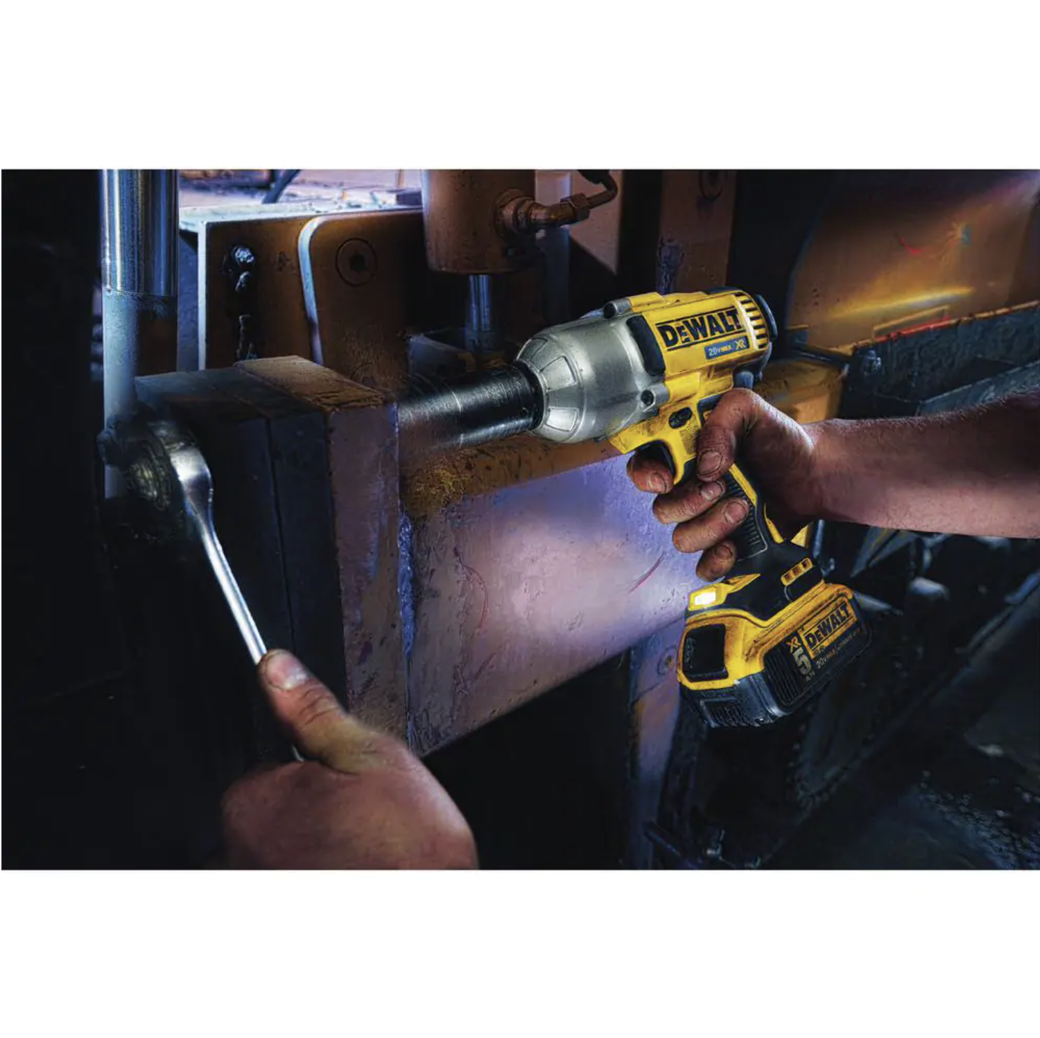 Dewalt 20-Volt MAX XR Cordless Brushless 1/2 in. High Torque Impact Wrench with Detent Pin Anvil， (1) 20-Volt 4.0Ah Battery (DCF899M1)