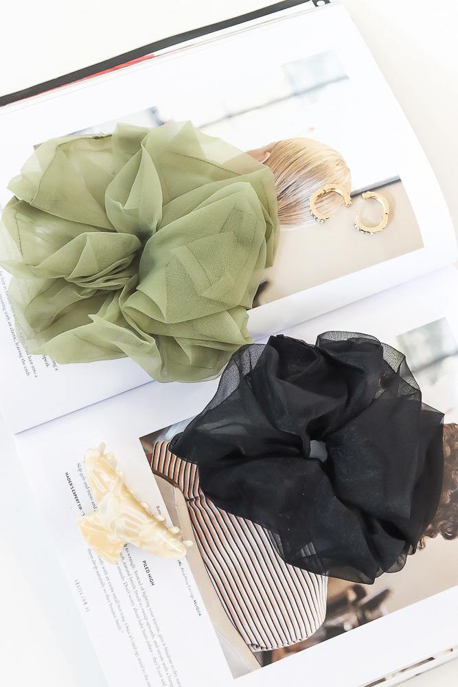 Kissing Spell Scrunchie Khaki