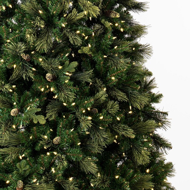 Vickerman Emerald Mixed Fir Artificial Christmas Tree