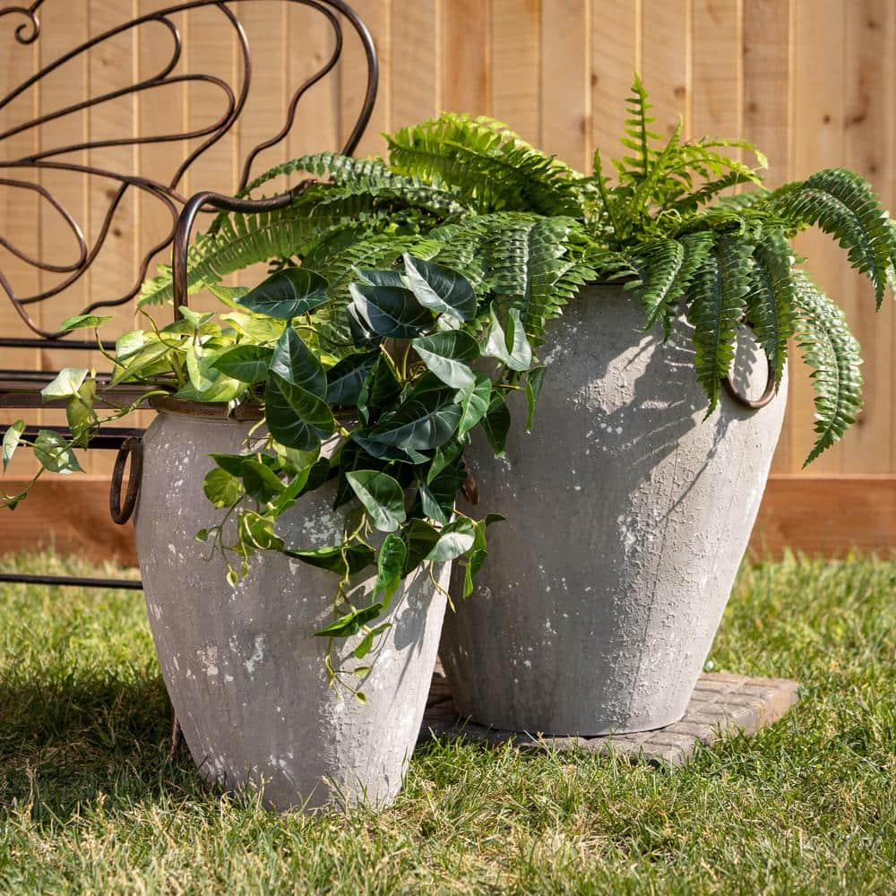 SULLIVANS 21.75 in. and 18.75 in. Outdoor Rustic Urn Planter Set of 2 Metal MET2319