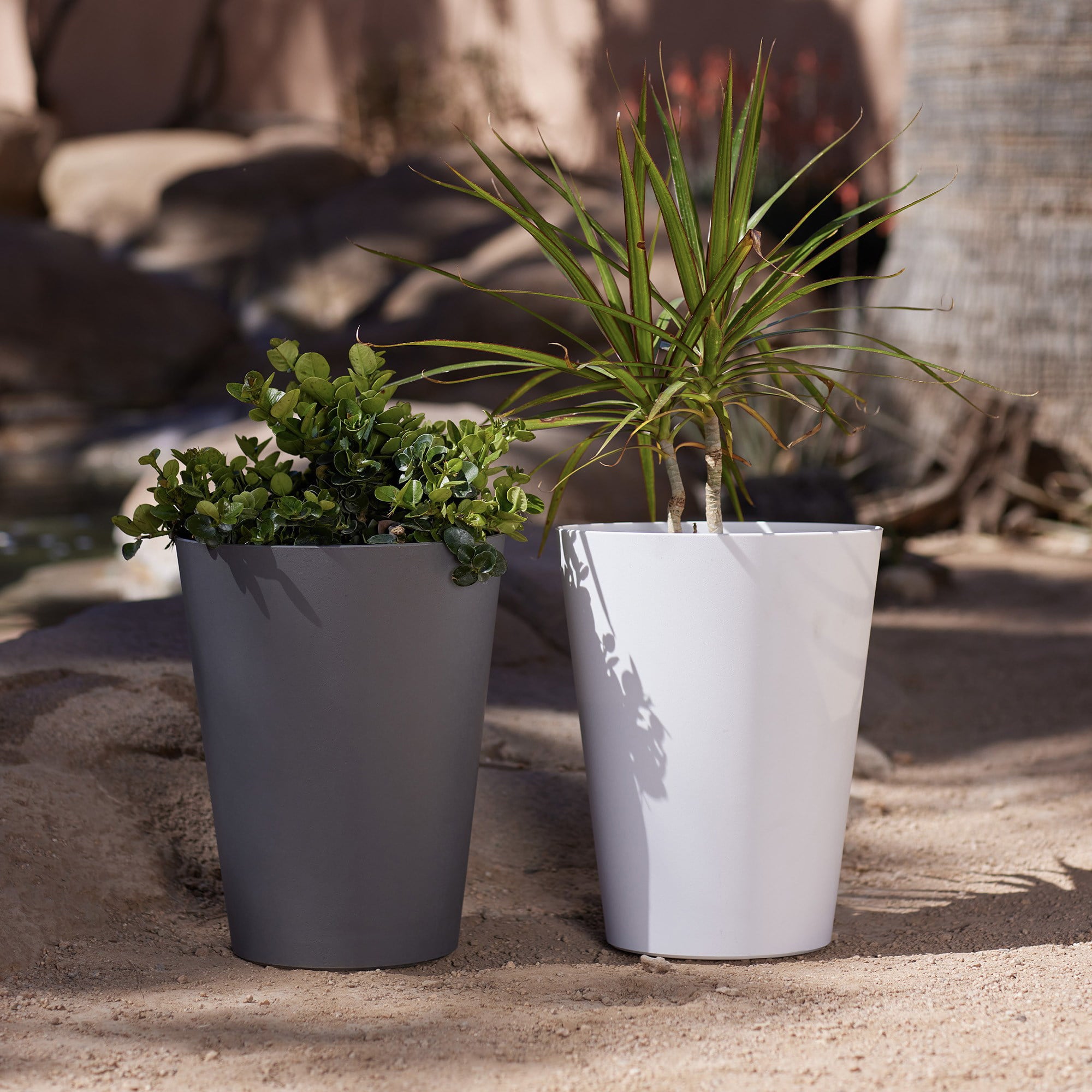 Bloem Tall Finley Tapered Round Planter: 14