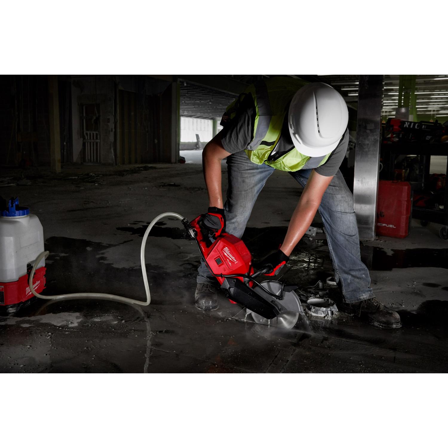 MW M18 FUEL 18 V 9 in. Cordless Brushless Cut-Off Saw Kit (Battery \u0026 Charger)