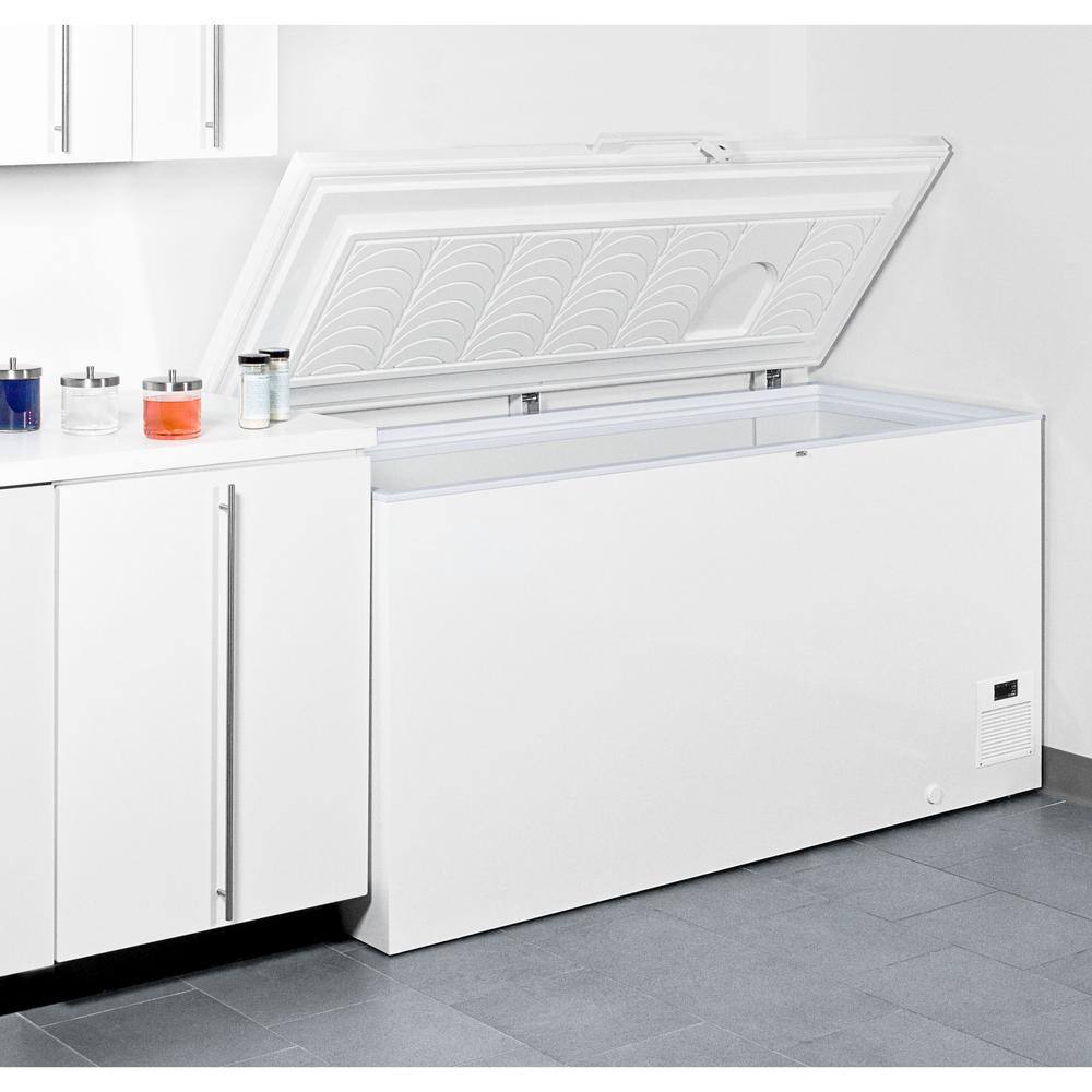 Summit Appliance 15.5 cu. ft. Manual Defrost Commercial Chest Freezer in White EL51LTW