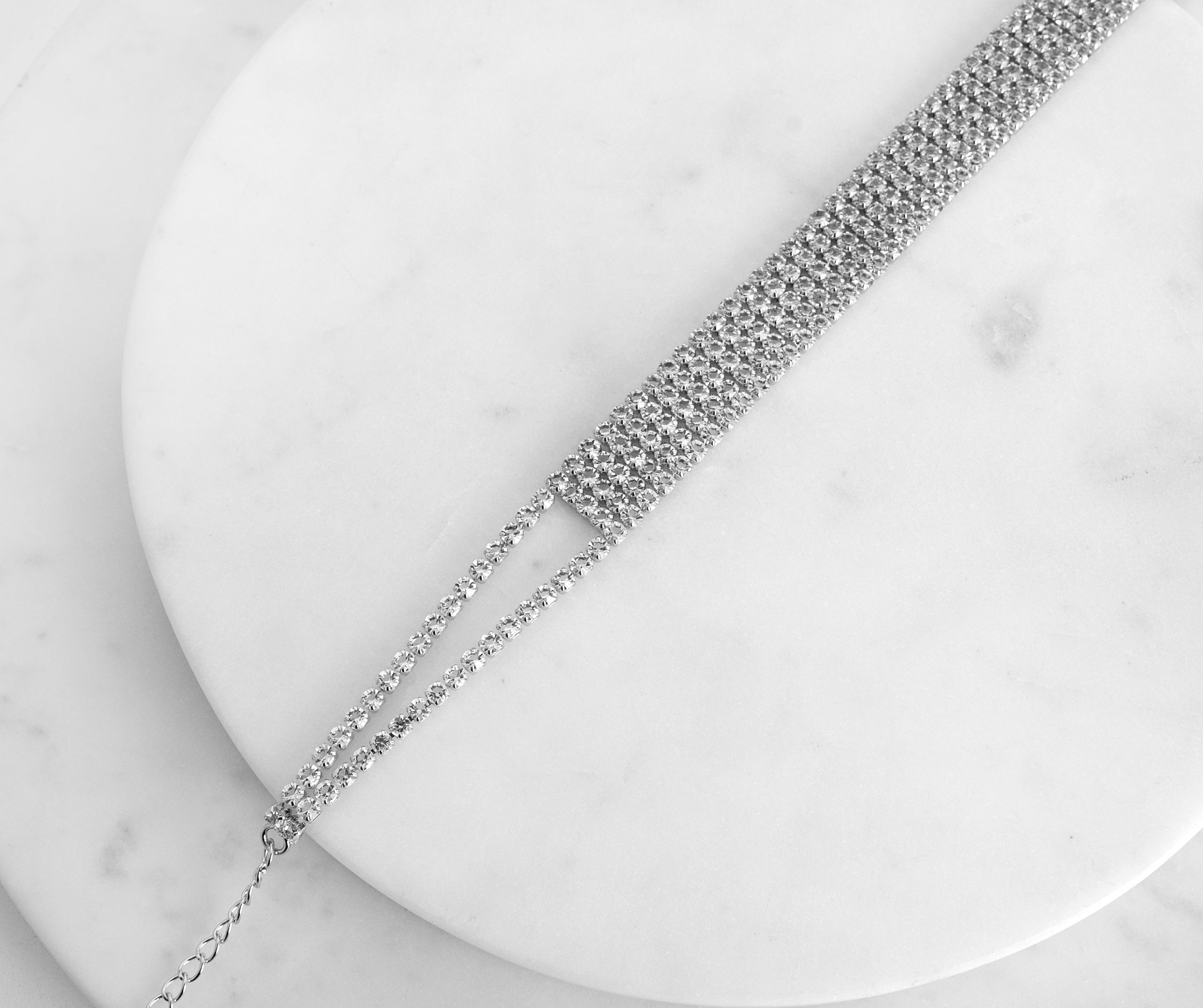 Simple Glam Rhinestone Choker