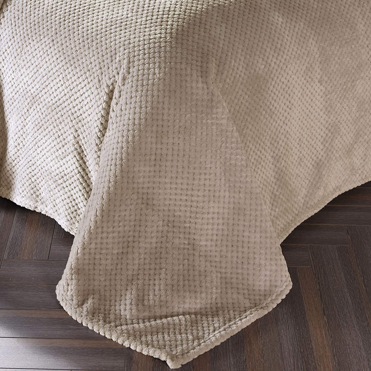 Exclusivo Mezcla Waffle Textured Soft Fleece Blanket，King Size Bed Blanket (Camel，90x104 inch)-Cozy，Warm and Lightweight