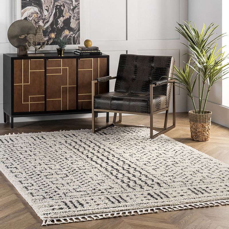 nuLOOM Sophie Moroccan Demarche Tassel Rug