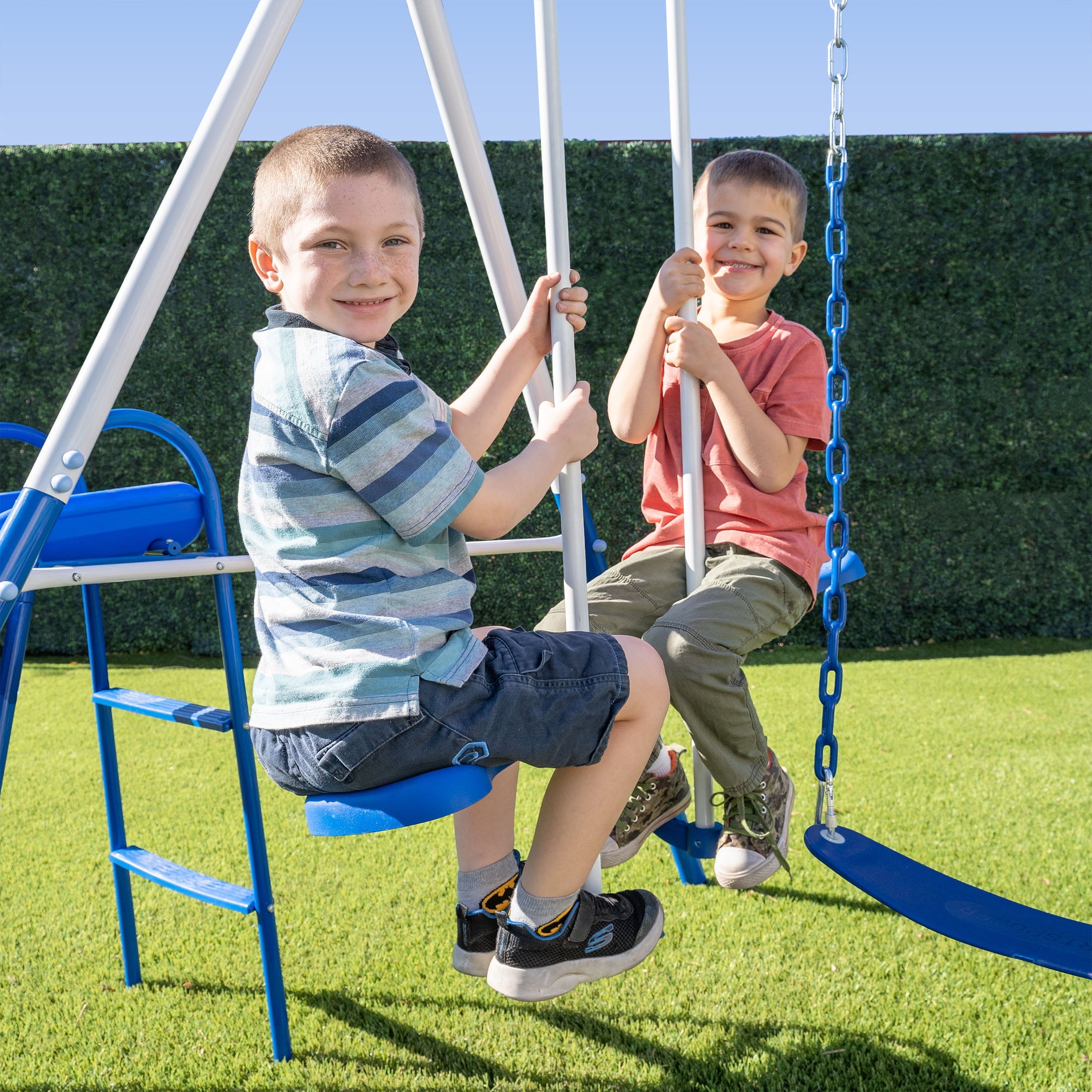 Sportspower Albany Metal Swing Set with 2 Person Glider Swing， 5ft Slide and 2 Adjustable Sling Swing Seats