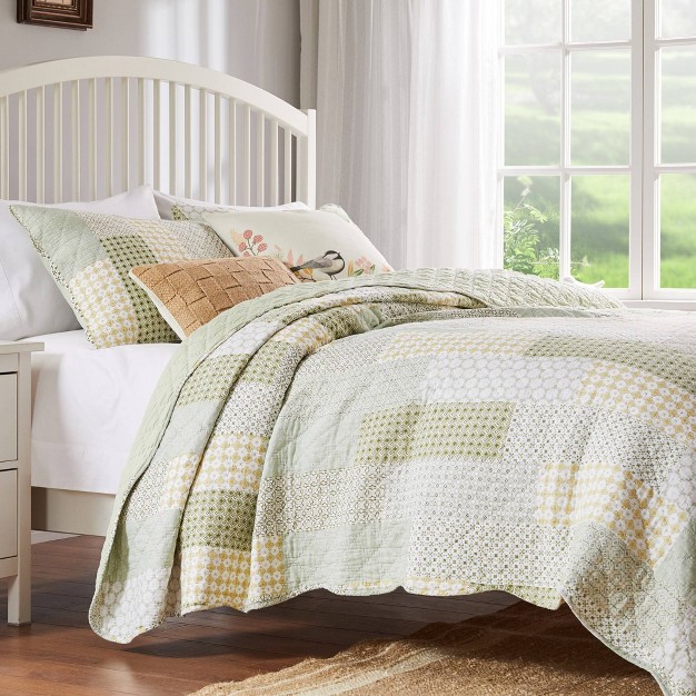 Greenland Home Fashions Juniper Quilt Set Sage