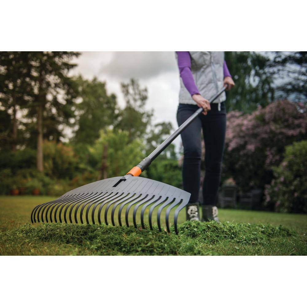 Fiskars 3 in. QuikFit Interchangeable 19.5 in. Head Attachment Leaf Rake 330340-1001