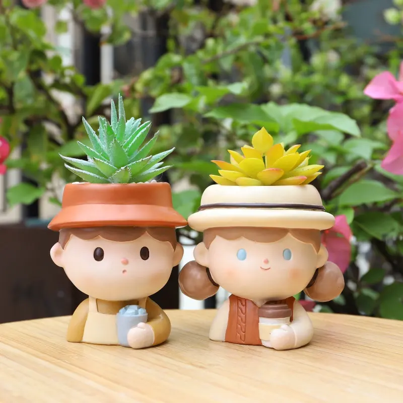 Sweet Outing Couple Style Design Office Decoration Resin Handicraft Flower Decoration Bonsai Succulent Small Flower Pots