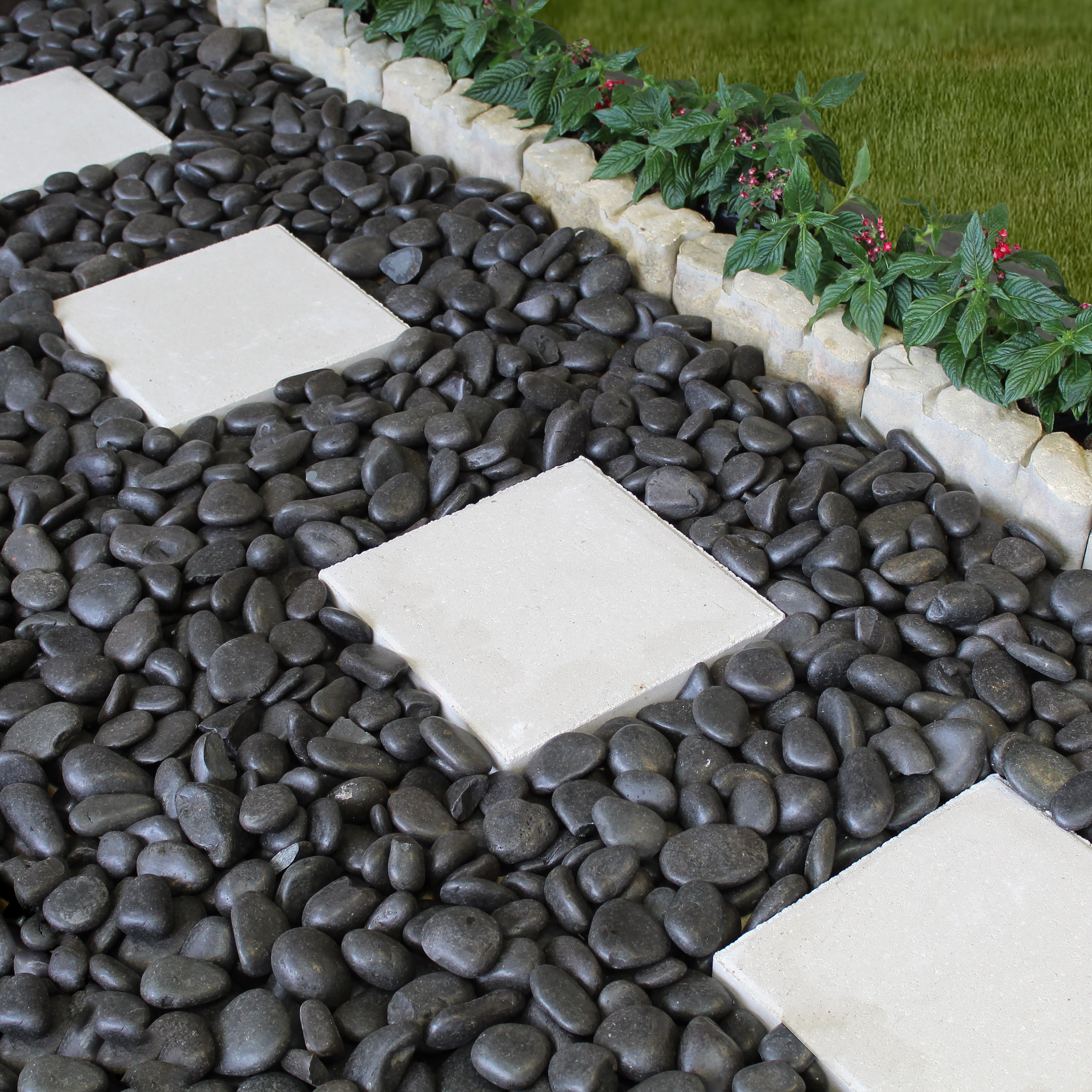 Rainforest, Outdoor Decorative Stone, Polished Pebbles, Black, 1", 2200lbs.