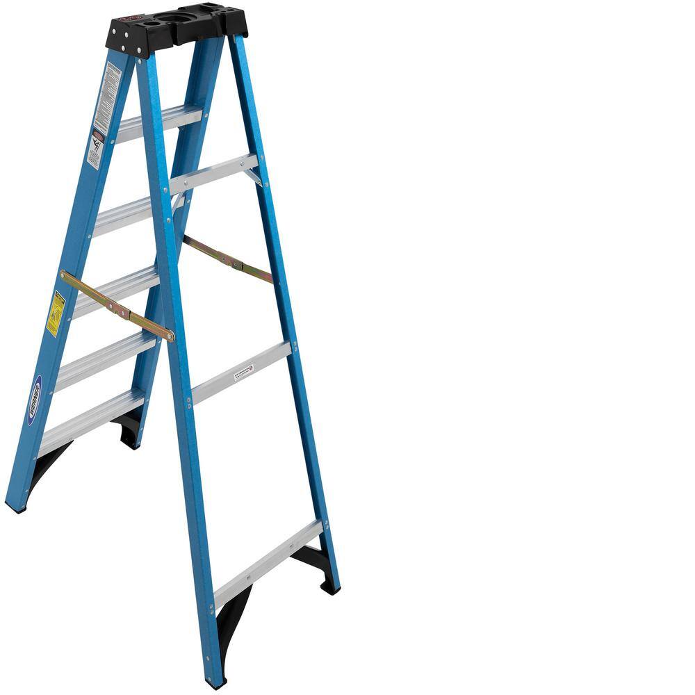 Werner 6 ft. Fiberglass Step Ladder with 250 lb. Load Capacity Type I Duty Rating FS106