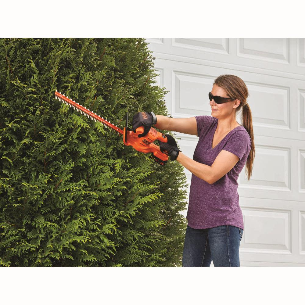 20V MAX* 18 in. Cordless Hedge Trimmer ;