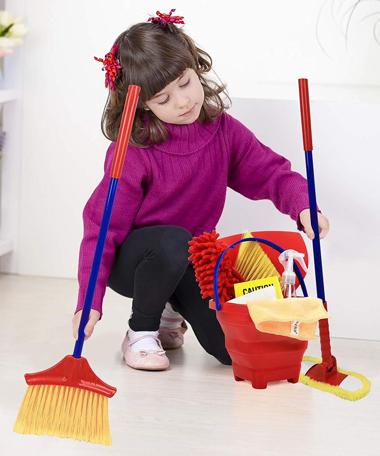 Click n' Play 10 Piece Kids Pretend Play Cleaning Set， Water Bucket， Cleaning Agent Bottles， Broom， Mop， Duster， Wet Floor Sign， Brush and Dustpan